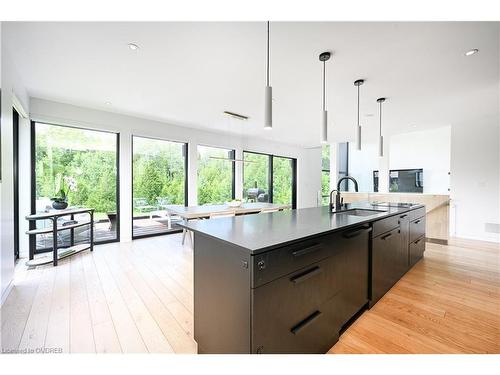 5542 Winston Churchill Boulevard, Erin, ON - Indoor Photo Showing Kitchen With Upgraded Kitchen