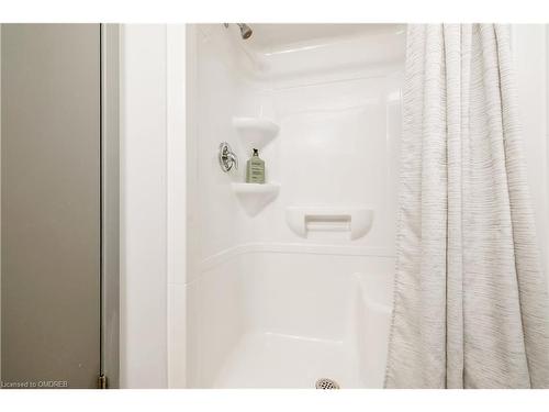 421-77 Leland Street, Hamilton, ON - Indoor Photo Showing Bathroom