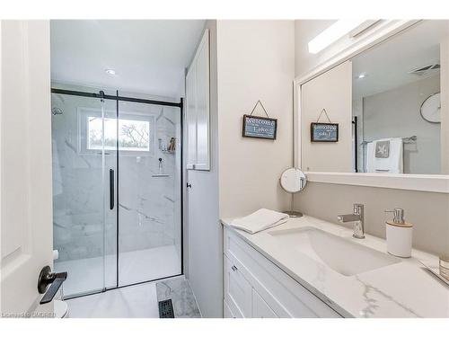 232 Slater Crescent, Oakville, ON - Indoor Photo Showing Bathroom