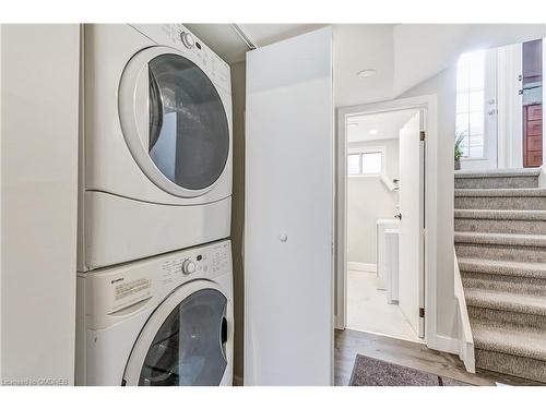 232 Slater Crescent, Oakville, ON - Indoor Photo Showing Laundry Room