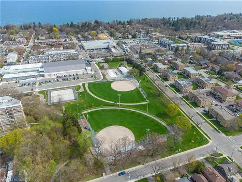 909-212 Kerr Street, Oakville, ON - Outdoor With View