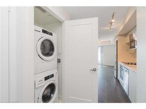 910-7 Mabelle Avenue Avenue, Etobicoke, ON - Indoor Photo Showing Laundry Room