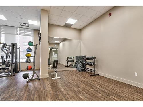 434-216 Oak Park Boulevard, Oakville, ON - Indoor Photo Showing Gym Room