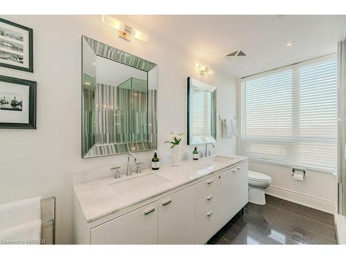 721-3500 Lakeshore Road W, Oakville, ON - Indoor Photo Showing Bathroom