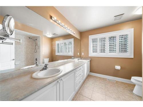 2404 Valley Forest Way, Oakville, ON - Indoor Photo Showing Bathroom