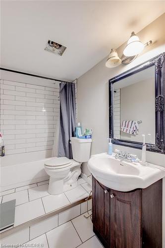 557 Ontario Street, London, ON - Indoor Photo Showing Bathroom
