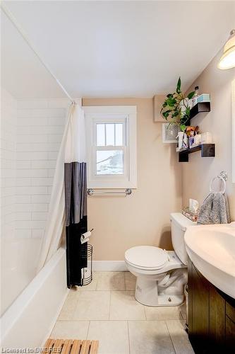 557 Ontario Street, London, ON - Indoor Photo Showing Bathroom