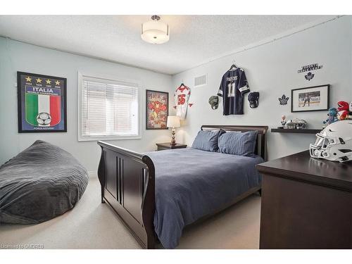 4666 Mcleod Road, Burlington, ON - Indoor Photo Showing Bedroom
