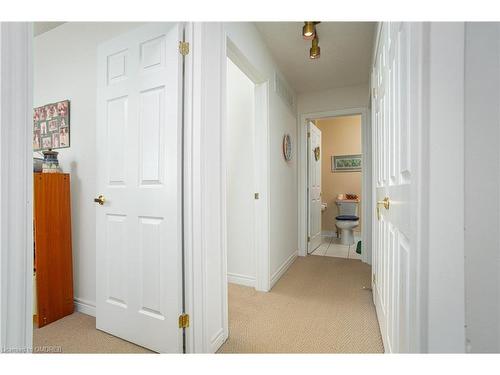 19-1267 Dorval Drive, Oakville, ON - Indoor Photo Showing Other Room