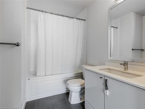 2310-3975 Grand Park Drive, Mississauga, ON - Indoor Photo Showing Bathroom
