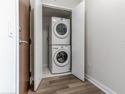 2310-3975 Grand Park Drive, Mississauga, ON - Indoor Photo Showing Laundry Room