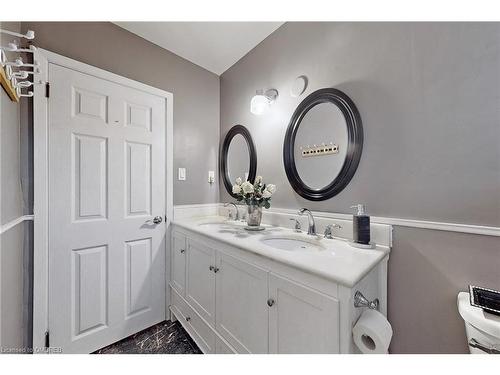 400 Maple Avenue, Georgetown, ON - Indoor Photo Showing Bathroom