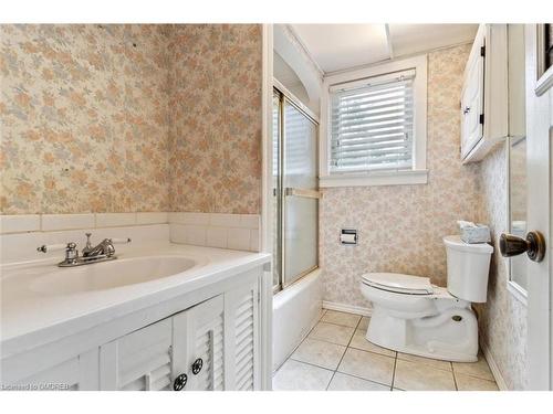 922 King Road, Burlington, ON - Indoor Photo Showing Bathroom