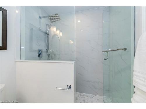 617-2511 Lakeshore Road W, Oakville, ON - Indoor Photo Showing Bathroom