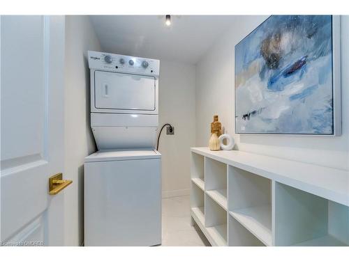 617-2511 Lakeshore Road W, Oakville, ON - Indoor Photo Showing Laundry Room