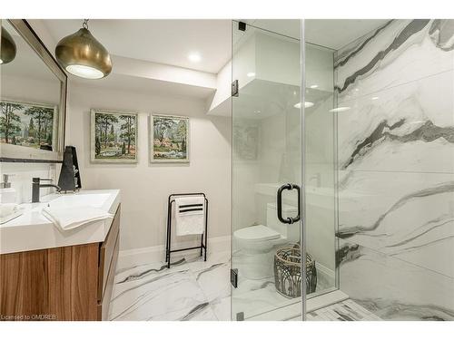 1300 #1 Side Road, Burlington, ON - Indoor Photo Showing Bathroom