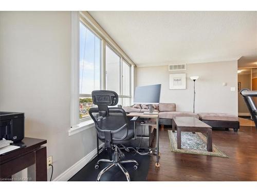 904-1360 Rathburn Road E, Mississauga, ON - Indoor Photo Showing Office