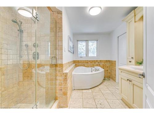 2109 Devon Road, Oakville, ON - Indoor Photo Showing Bathroom