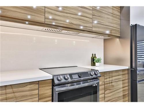 55 West 22Nd Street, Hamilton, ON - Indoor Photo Showing Kitchen