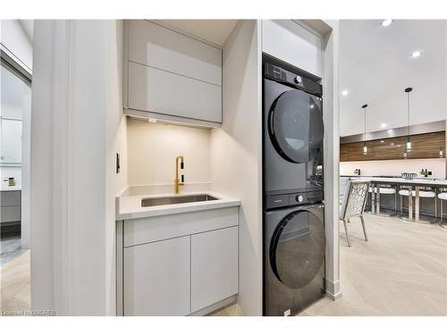 55 West 22Nd Street, Hamilton, ON - Indoor Photo Showing Laundry Room