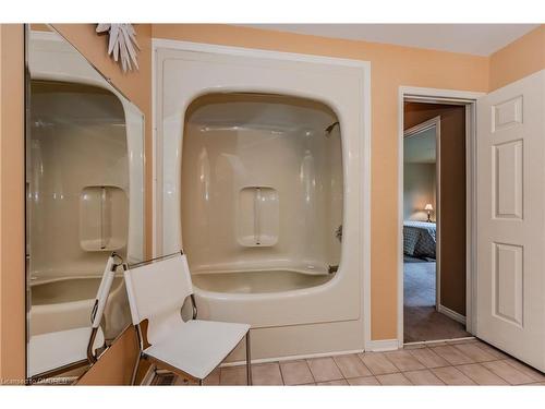 63 Tradewind Drive, Oakville, ON - Indoor Photo Showing Bathroom