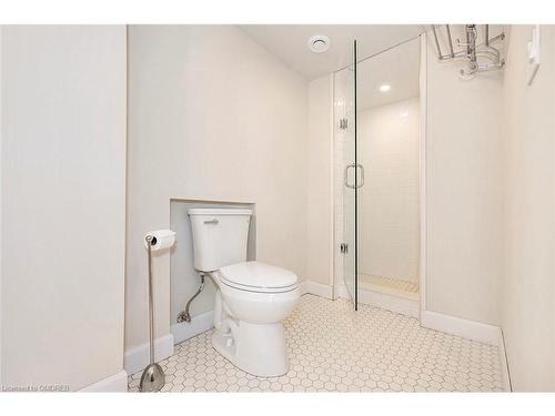 Lower-4 Sandra Court, Hamilton, ON - Indoor Photo Showing Bathroom