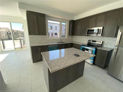 63-85 Grovewood Common, Oakville, ON - Indoor Photo Showing Kitchen With Stainless Steel Kitchen With Upgraded Kitchen