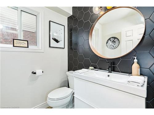 78 Connor Avenue, Collingwood, ON - Indoor Photo Showing Bathroom