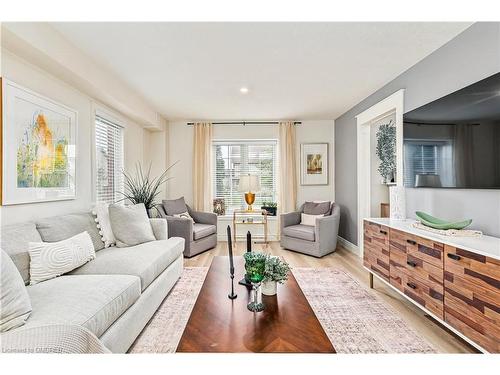 78 Connor Avenue, Collingwood, ON - Indoor Photo Showing Living Room