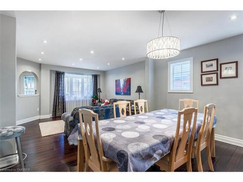 2936 Castlebridge Drive, Mississauga, ON - Indoor Photo Showing Dining Room
