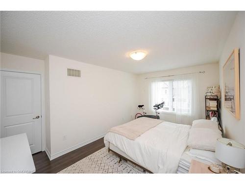 312 Jemima Drive, Oakville, ON - Indoor Photo Showing Bedroom