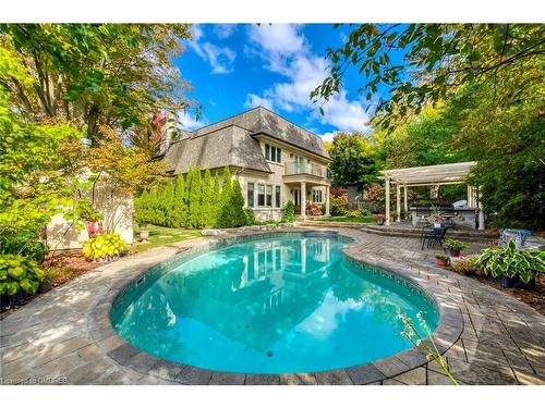 1252 Donlea Crescent, Oakville, ON - Outdoor With In Ground Pool With Backyard
