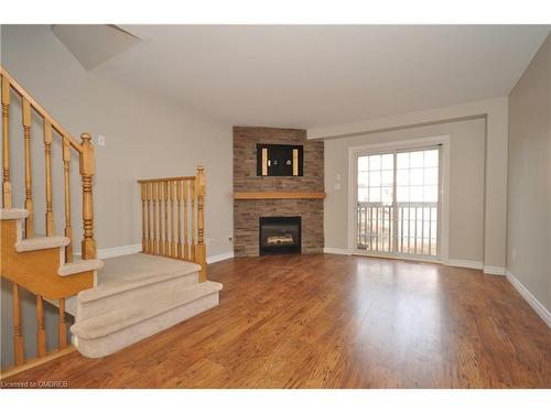 92-3480 Upper Middle Road, Burlington, ON - Indoor Photo Showing Living Room With Fireplace