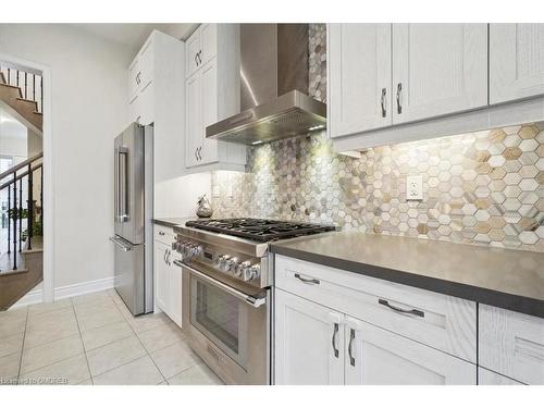 37 Boulton Trail, Oakville, ON - Indoor Photo Showing Kitchen With Stainless Steel Kitchen With Upgraded Kitchen