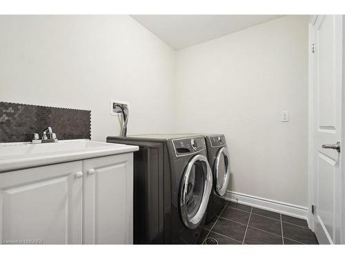 37 Boulton Trail, Oakville, ON - Indoor Photo Showing Laundry Room
