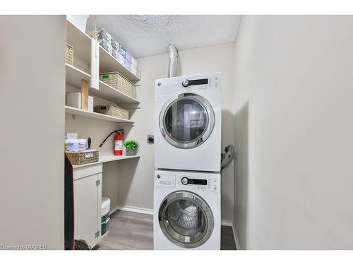 1706-375 King Street N, Waterloo, ON - Indoor Photo Showing Laundry Room