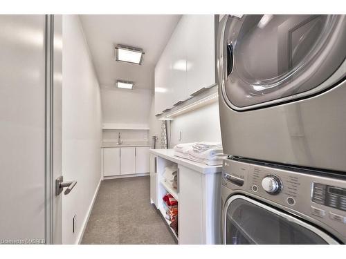 646 West Oval Drive, Burlington, ON - Indoor Photo Showing Laundry Room