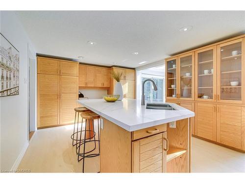 84 Chancery Lane E, Oakville, ON - Indoor Photo Showing Kitchen With Double Sink