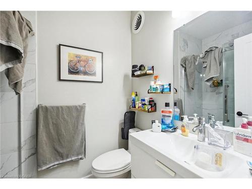 16 Ramore Street, Cambridge, ON - Indoor Photo Showing Bathroom