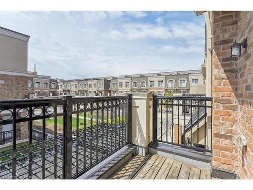 121-2441 Greenwich Drive, Oakville, ON - Outdoor With Balcony With Exterior