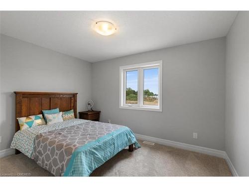 21 Sycamore Drive N, Tillsonburg, ON - Indoor Photo Showing Bedroom