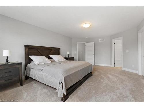 21 Sycamore Drive N, Tillsonburg, ON - Indoor Photo Showing Bedroom