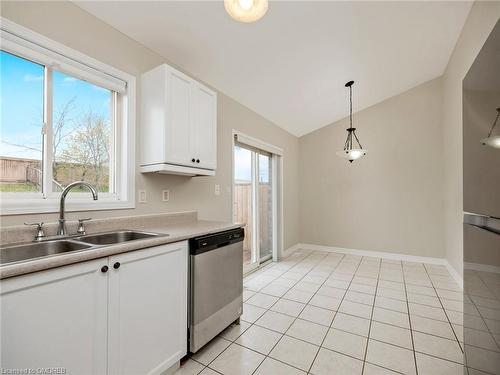 113 Tomahawk Drive, Grimsby, ON - Indoor Photo Showing Kitchen With Double Sink