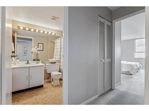 1108-5280 Lakeshore Road, Burlington, ON - Indoor Photo Showing Bathroom