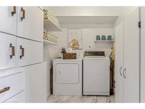 1108-5280 Lakeshore Road, Burlington, ON - Indoor Photo Showing Laundry Room