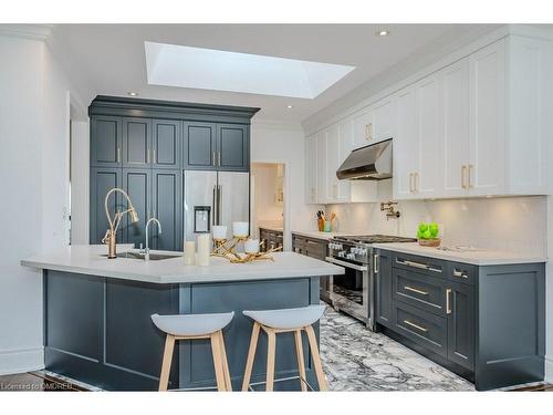 3378 Stocksbridge Avenue, Oakville, ON - Indoor Photo Showing Kitchen With Upgraded Kitchen