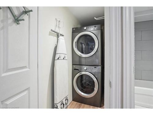 59 Birchcliffe Crescent, Hamilton, ON - Indoor Photo Showing Laundry Room