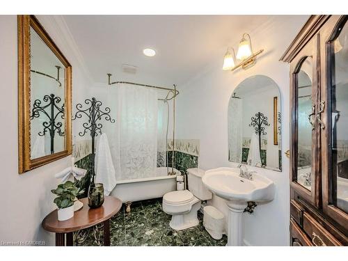 367 Yale Crescent, Oakville, ON - Indoor Photo Showing Bathroom
