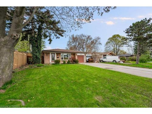 367 Yale Crescent, Oakville, ON - Outdoor With In Ground Pool With Deck Patio Veranda With Backyard
