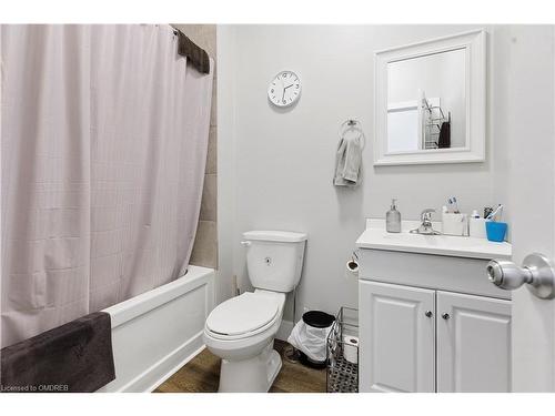 452 Ridgewood Crescent, London, ON - Indoor Photo Showing Bathroom